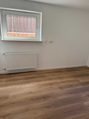 Kernsanierte 2-Zimmer-Wohnung mit gehobener Innenausstattung in Bruchköbel