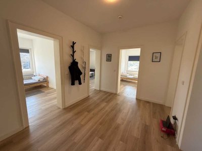 Viel Raum zum Wohlfühlen: Helle 4-Zimmer-Wohnung mit Einbauküche und Balkon in Rüttenscheid