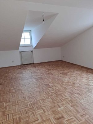 2-Zimmer Dachgeschosswohnung im Zentrum von Grafenau