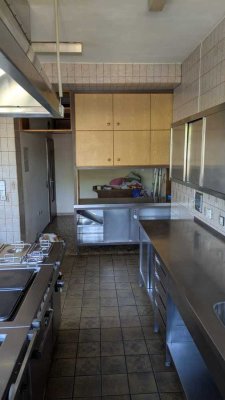Helle 3-Zimmer Wohnung perfekt geeignet für Caterer.