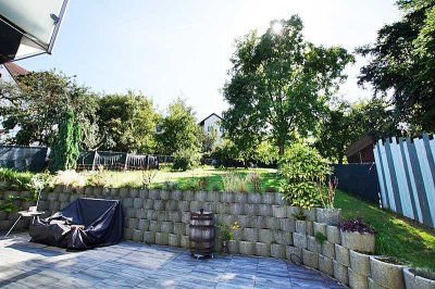 Traumhafte 4 Zimmerwohnung mit großer Terrasse + Garten + Einzelgarage + Stellplatz