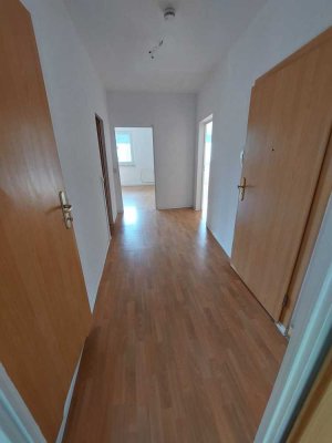 Attraktive helle 3-Zimmer-Wohnung mit Balkon in Gera