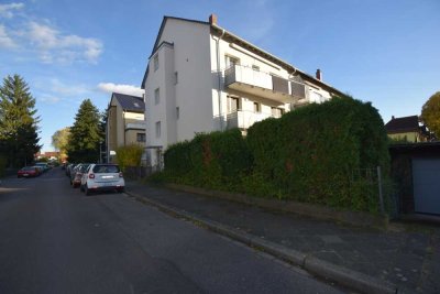 Pfiffige Wohnung in saniertem 5 Familienhaus