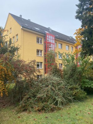 Sanierte 2-Zimmer Wohnung mit Burgblick, EBK, Balkon und Tiefgaragen-Stellplatz
