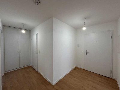 Schöne, helle 2-Zimmer-Wohnung mit Loggien in Augsburg-Univiertel zu vermieten