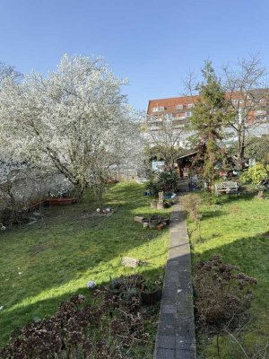 Charmante 102 m² Maisonette-Wohnung mit Garten in Düsseldorf zu vermieten