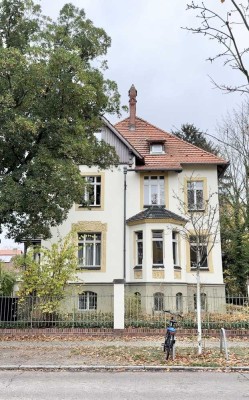 Herrschaftliche Villenetage mit Einliegerwohnung und großem Garten