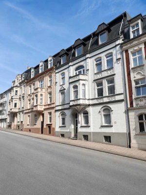 Altbauwohnung mit Ausbaupotenzial | 51 m² Wohnfläche + 28 m² Spitzboden