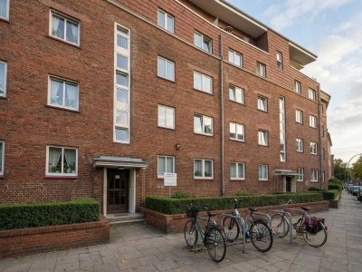 Helle 2‑Zimmer‑Wohnung mit Südausrichtung und Blick über die Dächer Hamburgs in Bahrenfeld