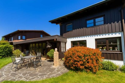 Provisionsfrei: Gauting–Buchendorf - großzügige DHH mit Wintergarten, Doppelgarage + 1 Stellplatz