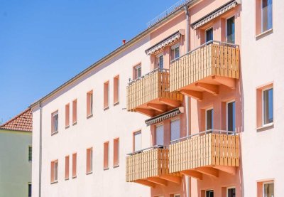Neu sanierte 3-RW * moderne EBK * Bad m. Fenster * WG geeignet *Süd-Ost * zentrale & grüne Lage *TOP