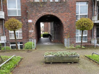 Terrassen-Wohnung, alles auf einer Ebene, frisch renoviert