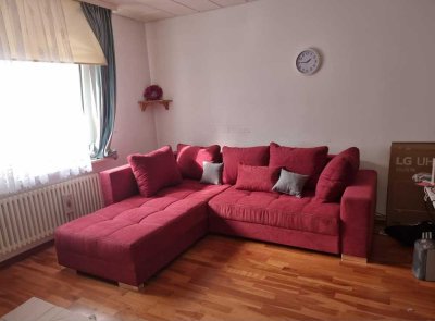 Helle 2 Zimmer Wohnung direkt an der Trasse - teilmöbiliert - frei ab 01.07.2025
