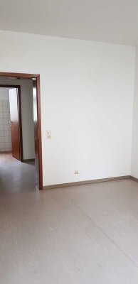 Modernisierte 2-Raum-Wohnung mit Einbauküche und Waschmaschine in Ansbach