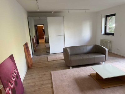 Wir sind fertig! Erstbezug nach Luxussanierung! Vollmöblierte Einzimmerwohnung Erdgeschoss uninah