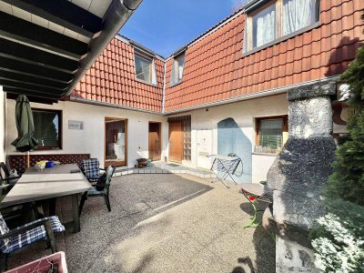 ABSOLUTE RUHELAGE - ca. 302 m² GFL - ca. 198m² NFL - 7 Zimmer - Einbauküche - Garage