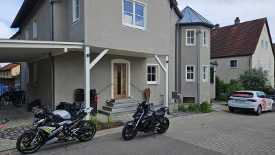 Freundliche 2,5-Zimmer-Erdgeschosswohnung mit gehobener Innenausstattung mit EBK in Thalmässing