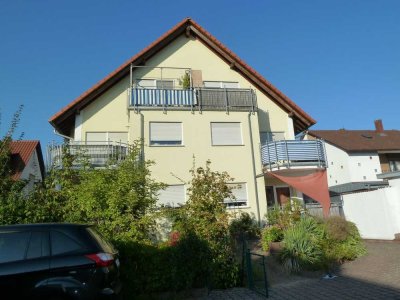 Schicke 3 Raumwohnung mit EBK, Terrasse und Garage und Stellplatz in Jockgrim
