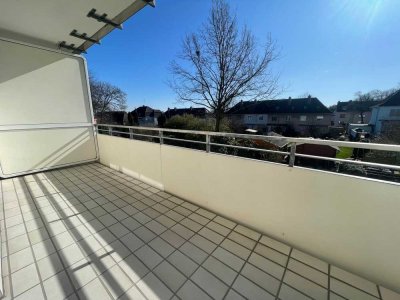 *moderne und renovierte Balkonwohnung mit Tageslichtbad*
