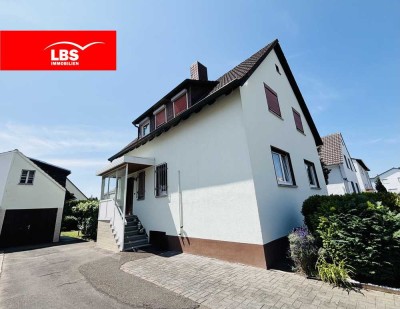 Rarität : Kleines freistehendes Haus in toller Lage mit großem Garten und Potenzial in Hochstadt