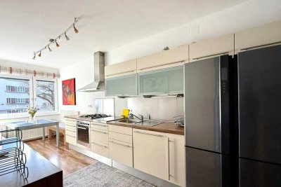 Teilmöblierte 3-Zimmer-Wohnung mit Loggia und Wohnküche — ruhige Lage, Keller