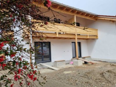 2 Zimmer Erdgeschosswohnung mit sonniger Süd Terrasse und  Gartenanteil - Fertigstellung bis 09/2023