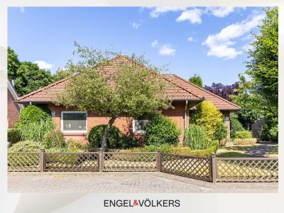 Großzügiger Bungalow mit idyllischem Garten in ruhiger Lage !