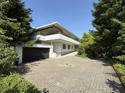 Großzügiges Anwesen in Bruchsal – 3.211 m² Grundstück, Einliegerwohnung & Pool