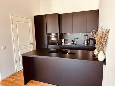 Exklusives Loft mit EBK und Terrasse mit Blick über die Stadt