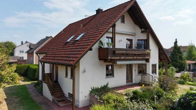 Gepflegtes Einfamilienhaus mit Einliegerwohnung und Keller in Schwandorf-Klardorf