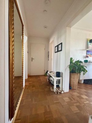 *** PROVISIONSFREI- VON PRIVAT *** Charmante Wohnung mit Südbalkon und Blick ins Grüne