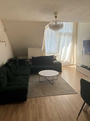 Kapitalanlage, 2-Zimmer-Dachgeschosswohnung mit Balkon und Einbauküche in Dreieich