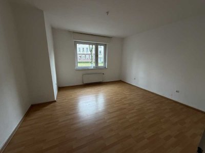 renovierungsbedürftige Wohnung im Erdgeschoss