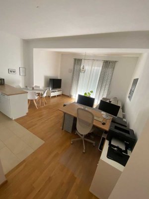 Geschmackvolle 2-Zimmer-EG-Wohnung mit luxuriöser Innenausstattung mit EBK in Heppenheim