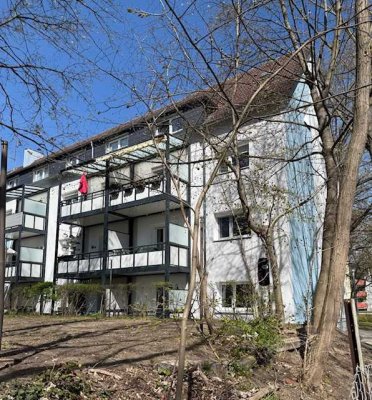 Nürnberg, 2,5 Zimmer-EG-Wohnung + Balkon; sehr gute Verkehrsanbindung, Erstbezug nach Sanierung