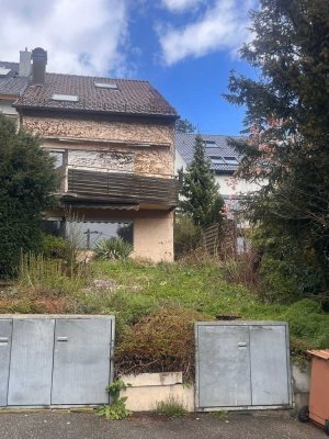 Reihenendhaus in absoluter Bestlage - mit ELW, Garage und großem Gestaltungspotential