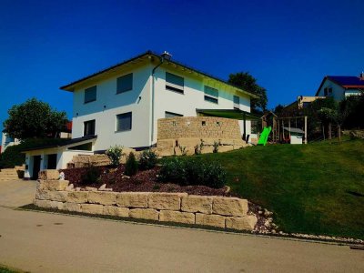 Exklusives  Einfamilienhaus mit viel Platz - VB