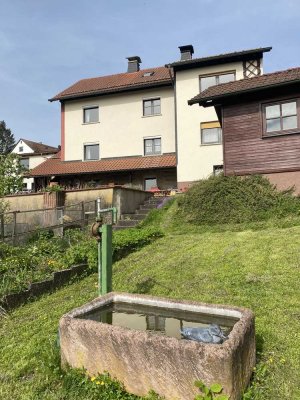 Geräumiges Ein-Zweifamilienhaus in Kronach