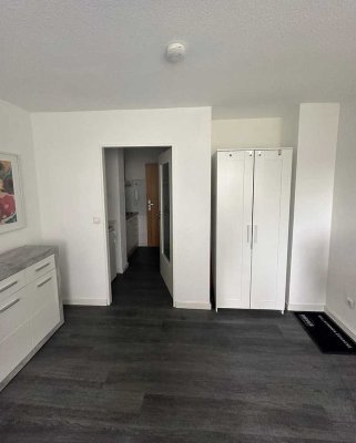 Komfortable 1-Zimmer-Wohnung Küche, Badezimmer und Schlafzimmer