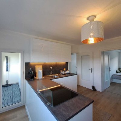 Zi. 2 in 3er WG ( only male ) in sanierter Denkmalschutzwohnung mit großem begrünten Innenhofbereich