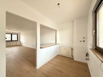 Modernisierte, barrierefreie 2 Zimmerwohnung mit großem Balkon und Tiefgaragenstellplatz