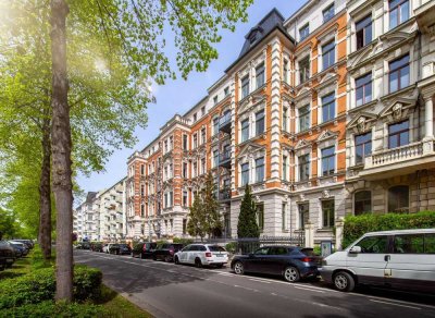 Wohnen über den Dächern: Exklusives Penthouse mit Loggia und Kaminoption