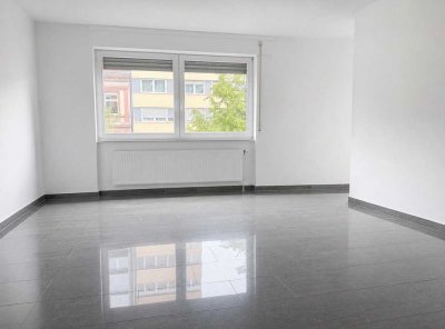Bezugsfreie ca. 53 m² große 2-ZKB-Wohnung mit EBK, Balkon in der Innenstadt