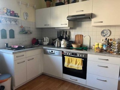 helle, ruhige, gemütliche Wohnung mit Balkon