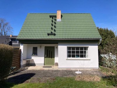 Ferienhaus mit Bootsliegeplatz am Malchiner See - Terrasse - Kaminofen - Zentralheizung....