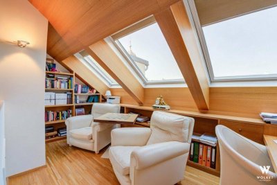 Großzügige Dachgeschosswohnung in Bestlage mit drei Terrassen und Fernblick über den Süden - Nähe Haus des Meeres | U3 Neubaugasse