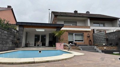Einfamilienhaus auf eigenem Grundstück mit Garage und Swimmingpool in Bergkamen-Mitte