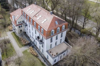 Lichtdurchflutete Luxus-Wohnung! Mit großzügiger Terrasse direkt an der Würm!