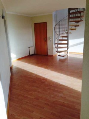 Stilvolle 4-Raum-Maisonette-Wohnung mit gehobener Innenausstattung mit EBK in Neuhofen