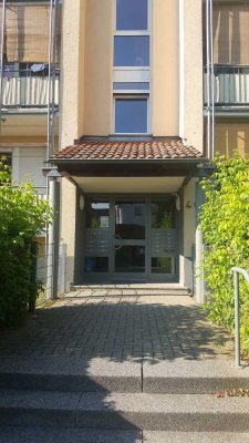 schöne & zentrale 2,5-Zimmer Wohnung mit EBK und Balkon
